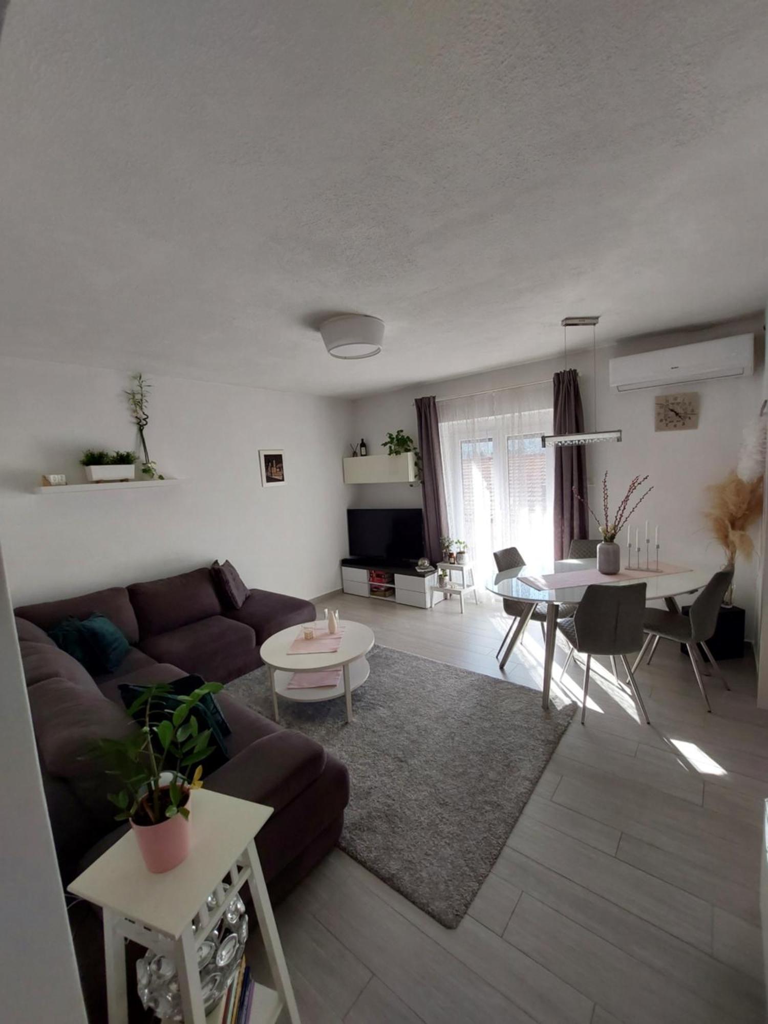 Apartman Nora เยลซา ภายนอก รูปภาพ