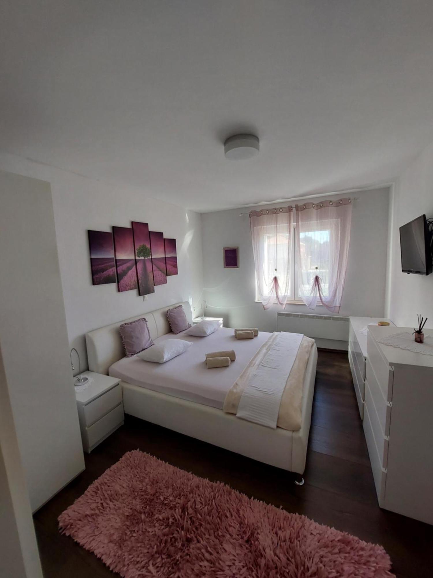 Apartman Nora เยลซา ภายนอก รูปภาพ